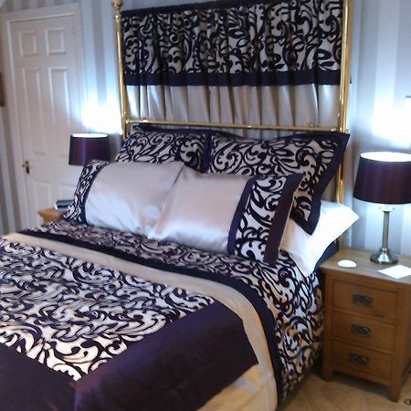 The Old Chapel B&B Lostwithiel Room photo
