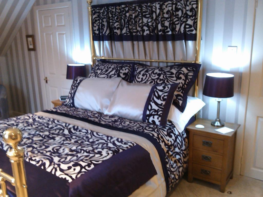 The Old Chapel B&B Lostwithiel Room photo